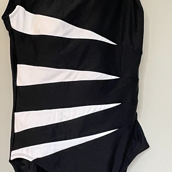 Classic Black and White One Should Swimsuit Size 14 - Picture 2 of 4